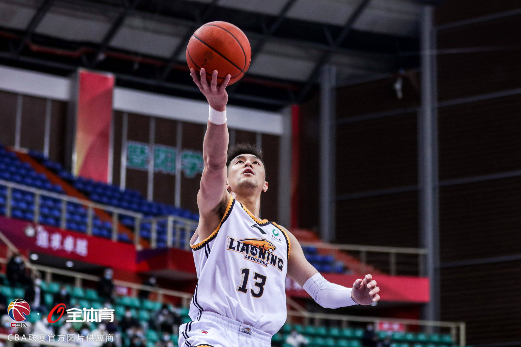 中超赛程吃紧,辽宁本钢转会期临场应变,话题不断,控场能力受关注 中超赛程吃紧,辽宁本钢转会期临场应变,话题不断,控场能力受关注