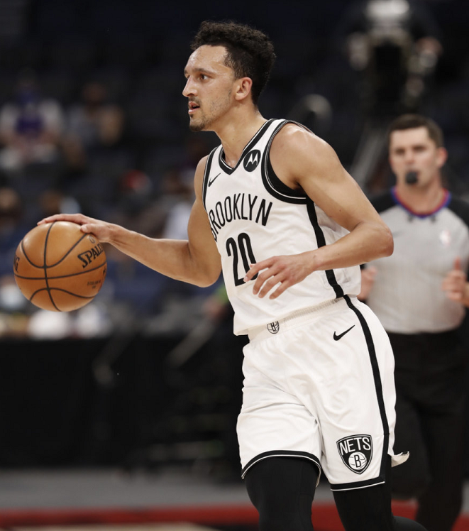 西汉姆内部会议纪要流出：关键时刻手感冰凉；荷甲使命明确；阵容厚度经受考验的简单介绍